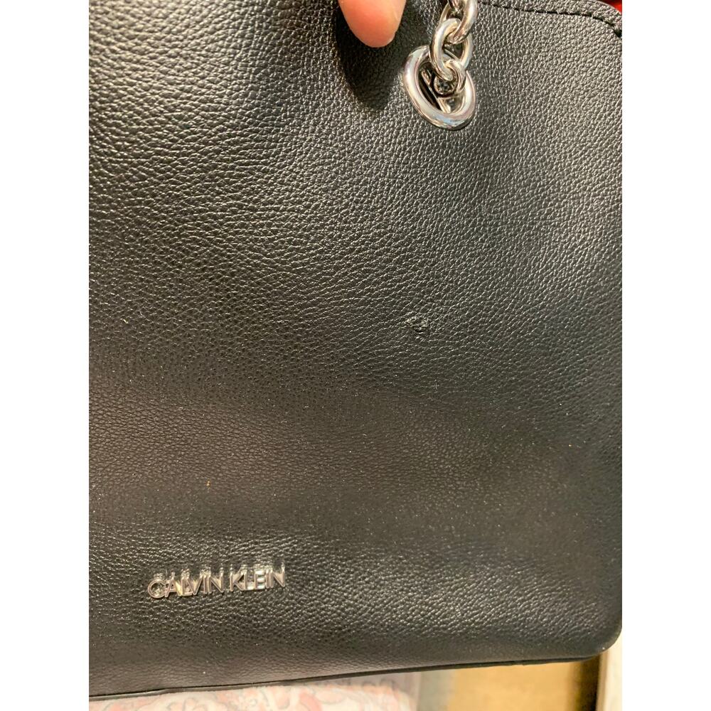Calvin Klein Black Hailey Pebble Top Zip Silver Chain Sachet Bag - Picture 11 of 11